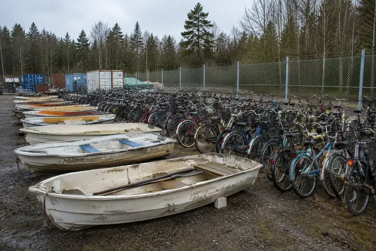 Från kostnad till samhällsnytta – så hjälpte vi en svensk kommun att avyttra övergivna båtar och cyklar